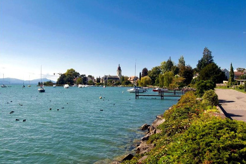 Le lac Léman et les Alpes vus depuis Morges